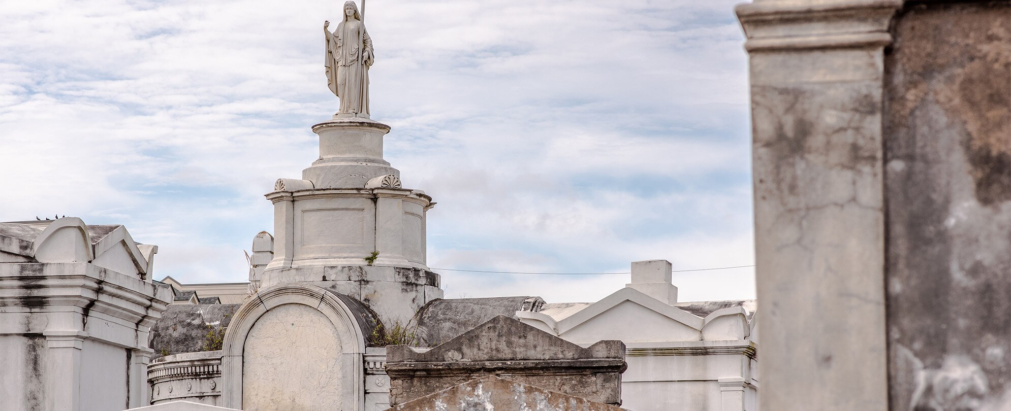 New-Orleans-Destination-cemetary